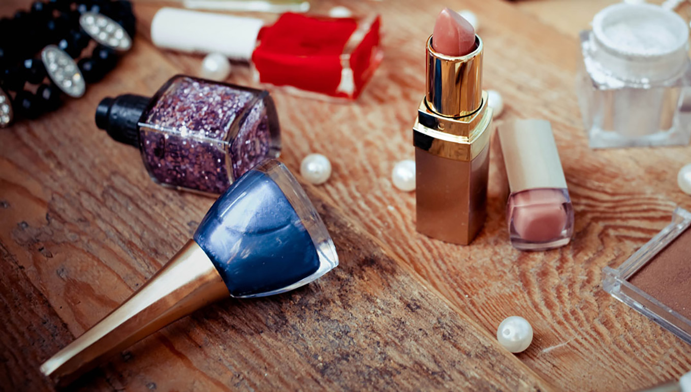 https://images.aptean.com/apteanmarketimages/1KNP3nUhxY9IhwdtEm3Lq4/card-aptean-distribution-erp-health-and-beauty-alt.jpg