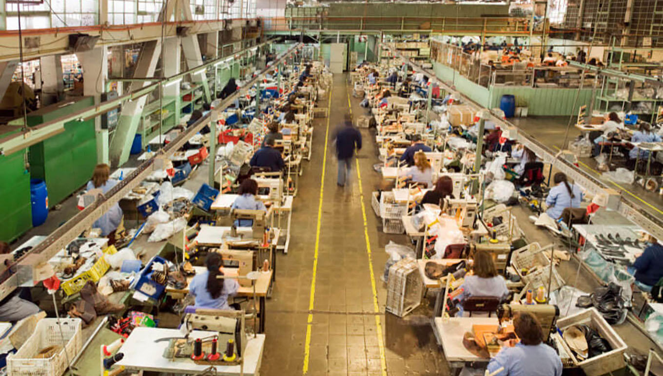 https://images.aptean.com/apteanmarketimages/1ln24bN8L6EiV8fEXtiR9l/card-10-advantages-to-shop-floor-control.jpg