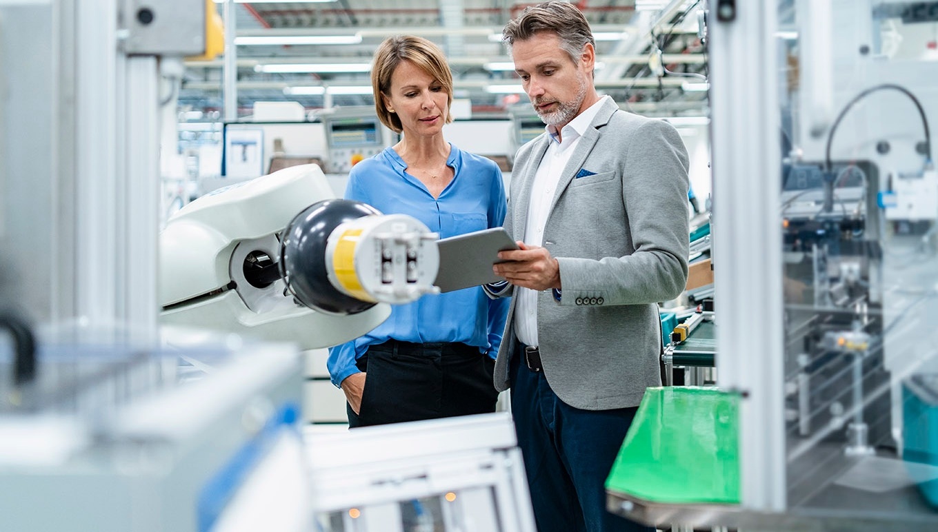 https://images.aptean.com/apteanmarketimages/1xwn6fK4BYYNnM3AkUfDv3/card-discrete-manufacturing-erp-and-demand-changes.jpg