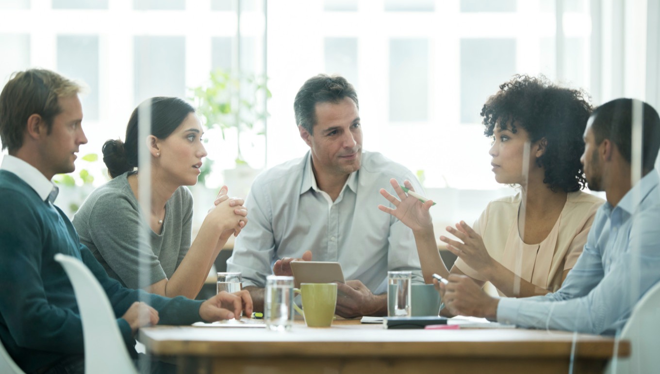 https://images.aptean.com/apteanmarketimages/5kFkXYLHxUiDkTvEvTvjRs/card-food-erp-rfp-process-faqs.jpg