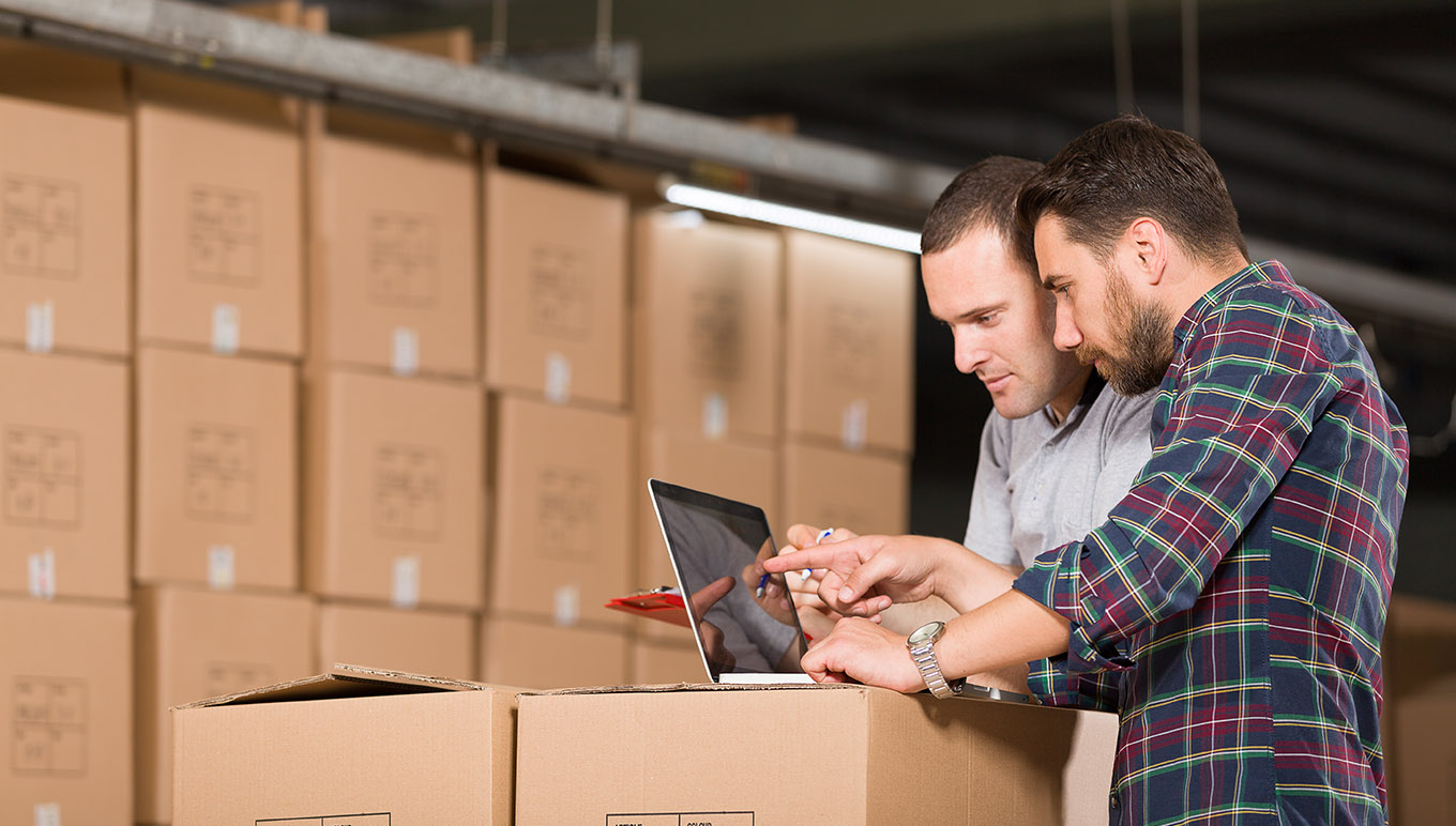 https://images.aptean.com/apteanmarketimages/5ysr5VITmCyFneMAe37uTt/card-why-not-having-lot-control-in-your-warehouse-is-a-huge-gamble.jpg